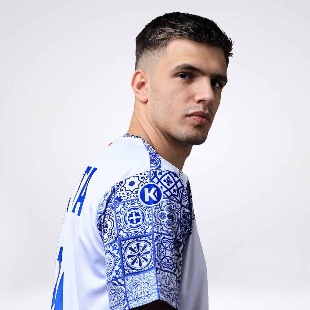 Camisola Edição Especial "Por Mares Nunca Dantes Navegados" (Reserva: Envio em março de 2026)